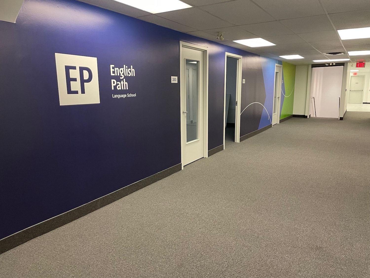 Path Toronto Interior English Path Toronto – 多倫多 - 威汀國際教育-加拿大|愛爾蘭|美國|英國|留學|遊學|打工遊學